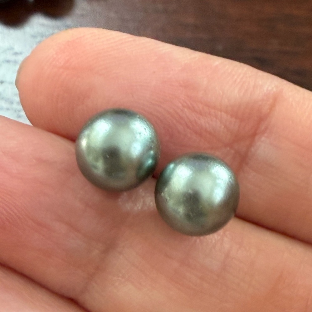 Kissaka Signed Gold and Silver Pearl Necklace Bracelet Earring Set - Picture 5 of 8